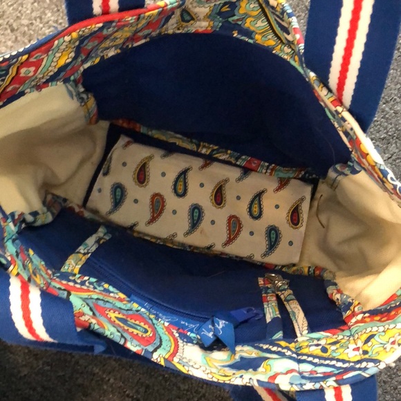 Small Vera Bradley Bag - Picture 3 of 3